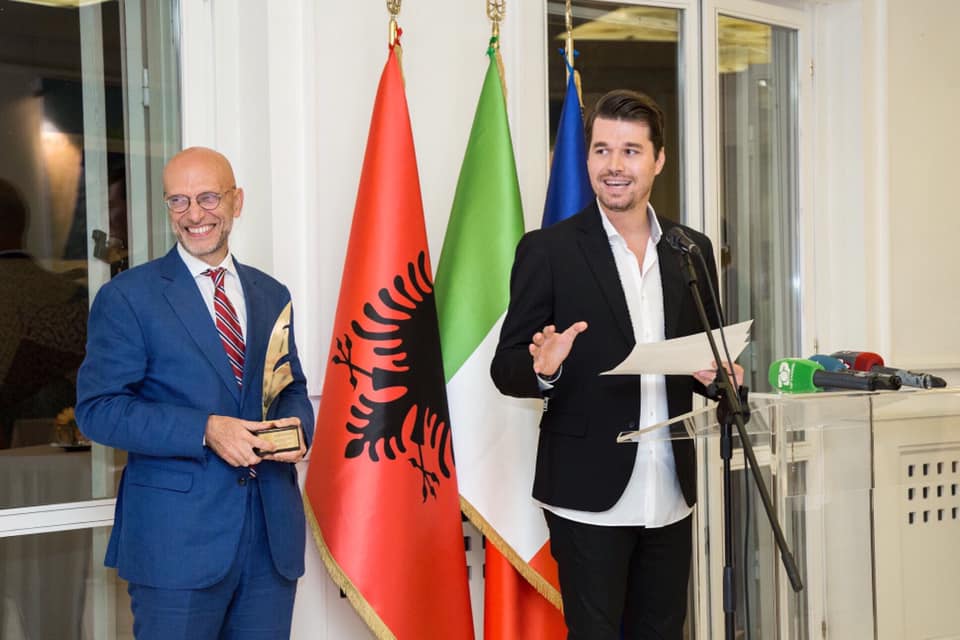 Alban Skënderaj bëhet ambasador në shtetin fqinj, merr vlerësimin e veçantë