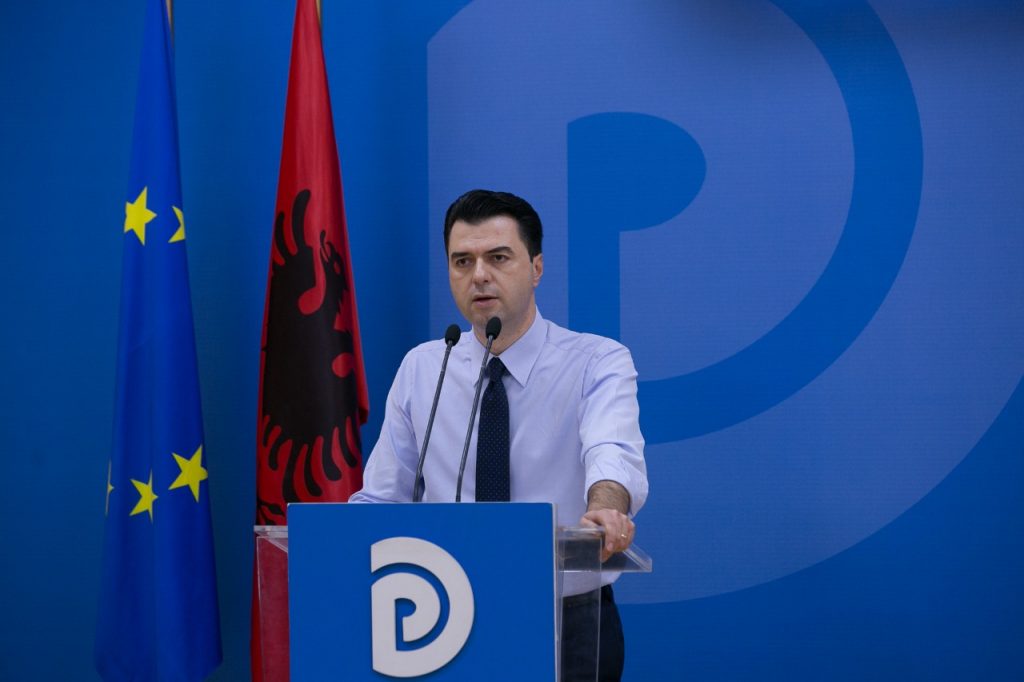 Si mashtroi sot Lulzim Basha për dorëheqjen e Zoran Zaev Si mashtroi sot Lulzim Basha për dorëheqjen e Zoran Zaev