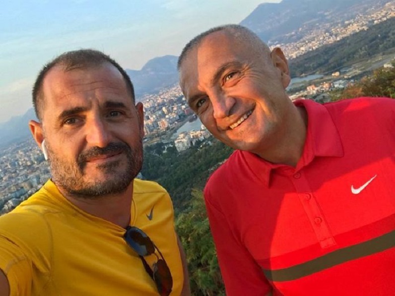 Shoqata e Gazetarëve Europian të “habit” për sulmin të Metës ndaj gazetës “TemA”: I ngjesh një lajm balancues anti Rama reagimit Shoqata e Gazetarëve Europian të “habit” për sulmin të Metës ndaj gazetës “TemA”: I ngjesh një lajm balancues anti Rama reagimit