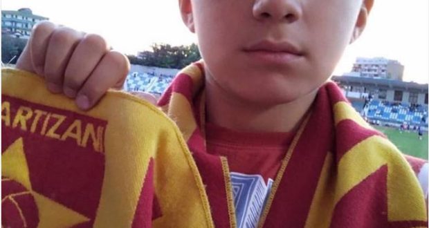 Në gjendje kritike pas aksidentit, apeli drithërues i prindërve: Po patët zemër, më ndihmoni t’i shpëtoj jetën Renisit!