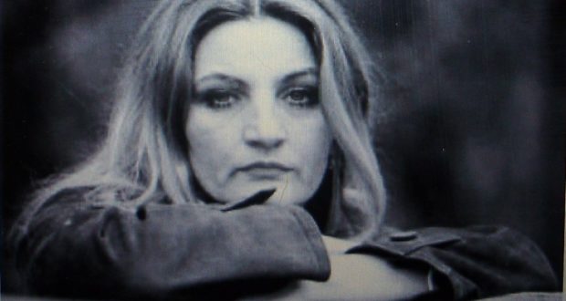 “Serbët më dogjën shtëpinë. Jam përballur e vetme me presione, por kam guxuar”…