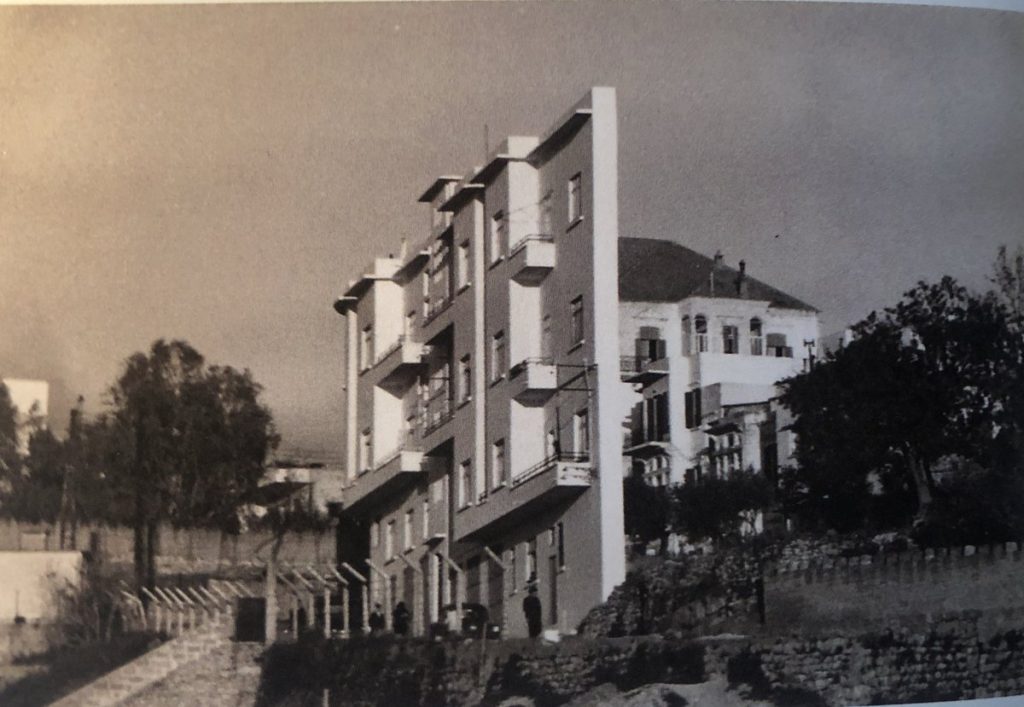 Sherri me vëllain për pronën: Çmenduria që e bën të “famshëm” ndërkombëtar (Foto) Sherri me vëllain për pronën: Çmenduria që e bën të “famshëm” ndërkombëtar (Foto)