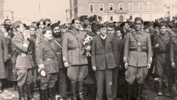 Peter Lucas: Historia e mikut “amerikan” të Enver Hoxhës Peter Lucas: Historia e mikut “amerikan” të Enver Hoxhës