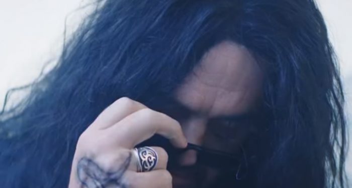 Rama si aktor del përtej parashikimeve në rolin e “daj katilit” te filmi i Ermal Mamaqit: Me paruke të zeza, të gjata dhe me syze shqyen… (Video) Rama si aktor del përtej parashikimeve në rolin e “daj katilit” te filmi i Ermal Mamaqit: Me paruke të zeza, të gjata dhe me syze shqyen… (Video)