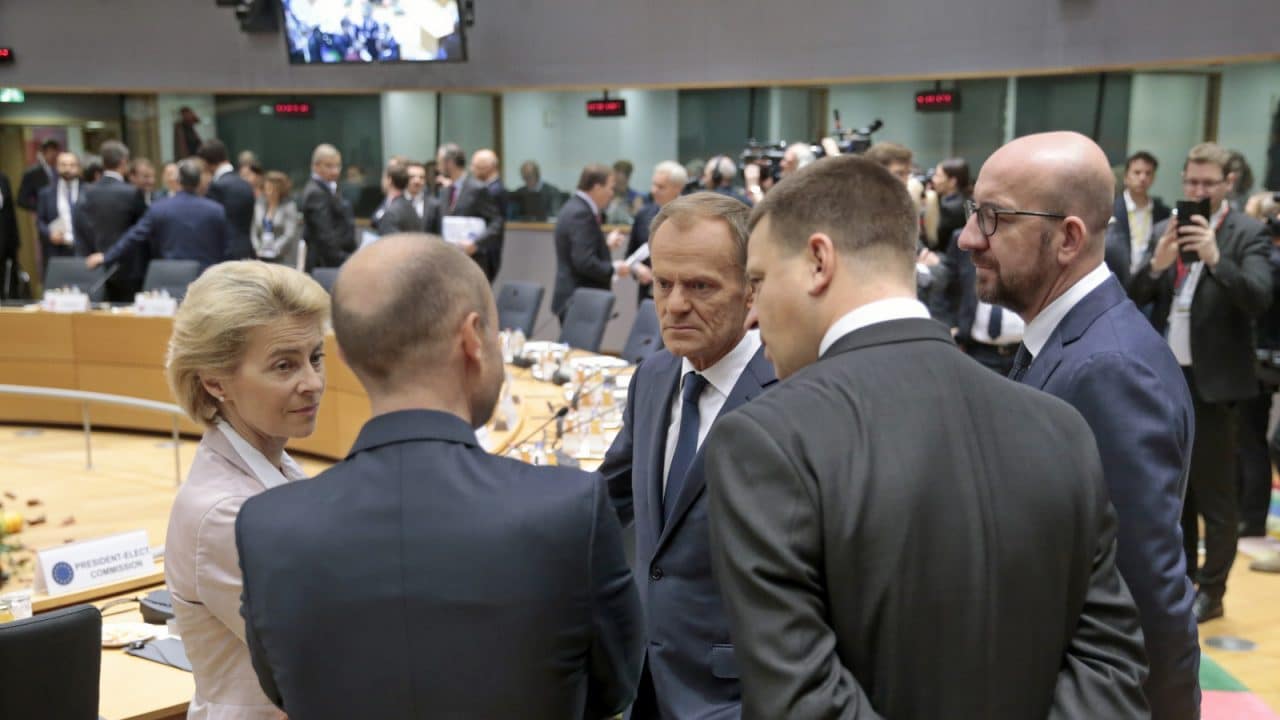 Mos hapja e bisedimeve, gabim historik. Shqipëria dhe Maqedonia e Veriut bashkojnë grupet e mëdha politike në PE Mos hapja e bisedimeve, gabim historik. Shqipëria dhe Maqedonia e Veriut bashkojnë grupet e mëdha politike në PE