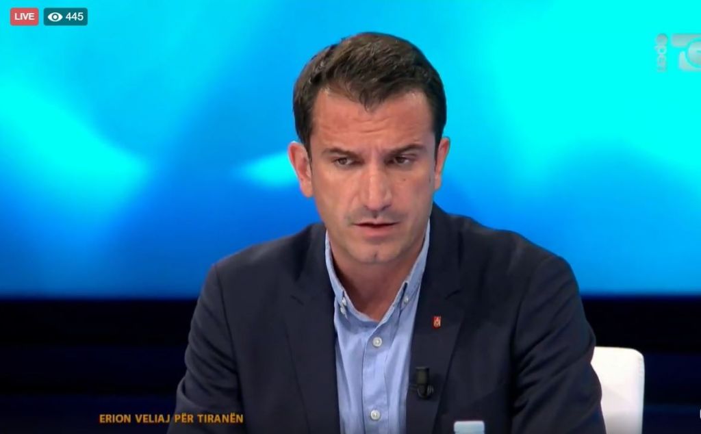 Veliaj kapet sërish me Mynyrin dhe bandën qesharake kundër Kopshtit Botanik: Mos e mbyllni karrierën me turp Veliaj kapet sërish me Mynyrin dhe bandën qesharake kundër Kopshtit Botanik: Mos e mbyllni karrierën me turp