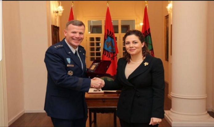 Valë e dytë e COVID-19? Xhaçka: Mesazh i qartë për gjithë botën, qytetarët nuk janë vetëm. NATO është në gatishmëri Valë e dytë e COVID-19? Xhaçka: Mesazh i qartë për gjithë botën, qytetarët nuk janë vetëm. NATO është në gatishmëri