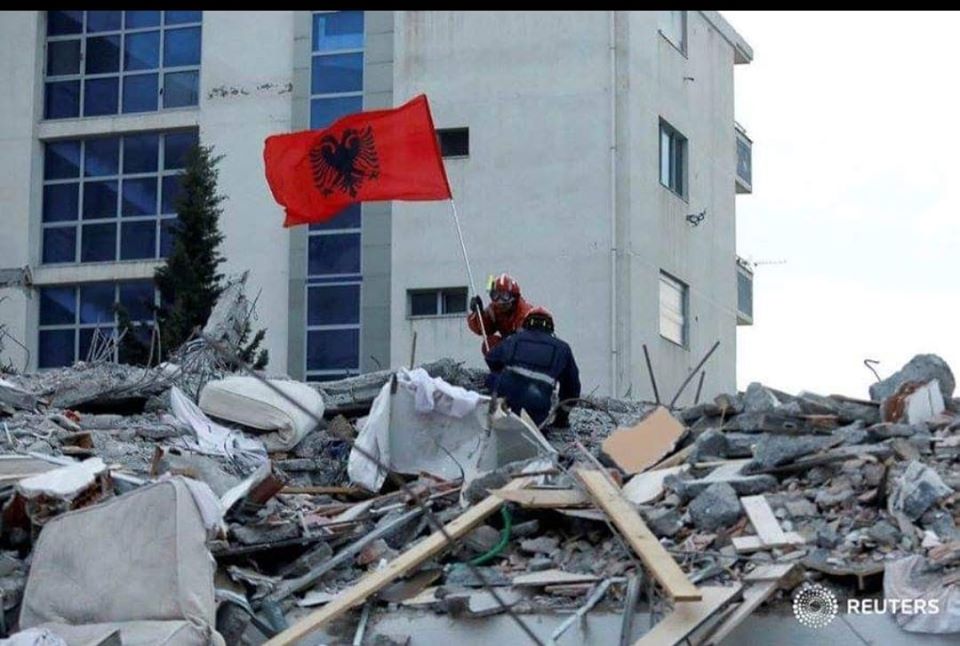 A duhet…. mbi këto gërmadha të ndërtojmë një Shqipëri tjetër , mbas 30 vitesh zhgënjim A duhet…. mbi këto gërmadha të ndërtojmë një Shqipëri tjetër , mbas 30 vitesh zhgënjim