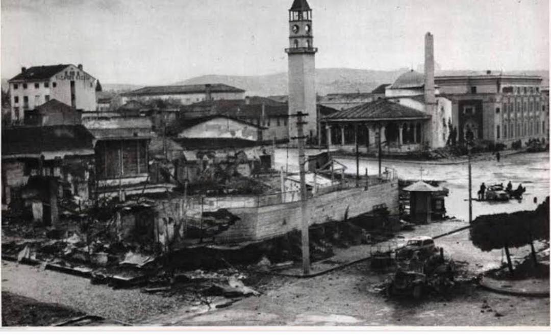 Braçe sulmon PD-në për 75-vjetorin e Çlirimit të Tiranës: Po i shpall luftë SHBA-së për pushtet! Veliaj: Janë sabotatorë (Video) Braçe sulmon PD-në për 75-vjetorin e Çlirimit të Tiranës: Po i shpall luftë SHBA-së për pushtet! Veliaj: Janë sabotatorë (Video)