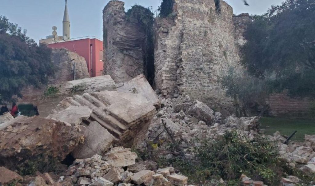 Veç jetëve të njerëzve, humbje dhe nga trashëgimia kulturore Veç jetëve të njerëzve, humbje dhe nga trashëgimia kulturore