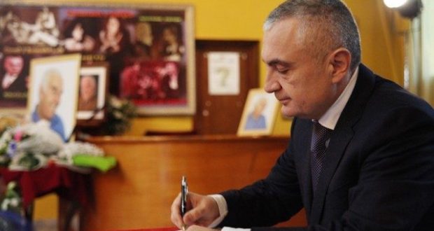 Meta bën lëvizjen e radhës, dekreton 3 ligje të tjera Meta bën lëvizjen e radhës, dekreton 3 ligje të tjera