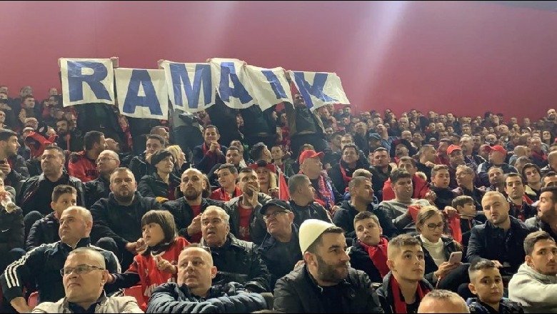 Zbulohen aktivistët e FRPD me pankartat “Rama ik” në stadium, njëri prej tyre në çdo protestë të opozitës Zbulohen aktivistët e FRPD me pankartat “Rama ik” në stadium, njëri prej tyre në çdo protestë të opozitës