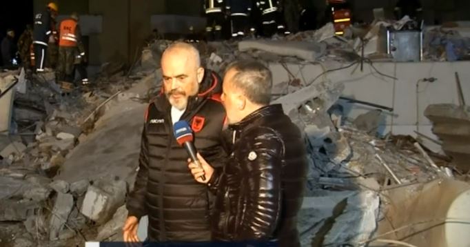 Video/ “Isha me …”! Përlotet Rama dhe largohet nga intervista me Ballën: Sot i kam të gjithë si Gregun! Video/ “Isha me …”! Përlotet Rama dhe largohet nga intervista me Ballën: Sot i kam të gjithë si Gregun!