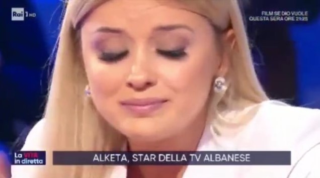 Tërmetet, Alketa Vejsiu shpërthen në lot në televizionin italian: Jemi mikroskopik para fatit! Tërmetet, Alketa Vejsiu shpërthen në lot në televizionin italian: Jemi mikroskopik para fatit!