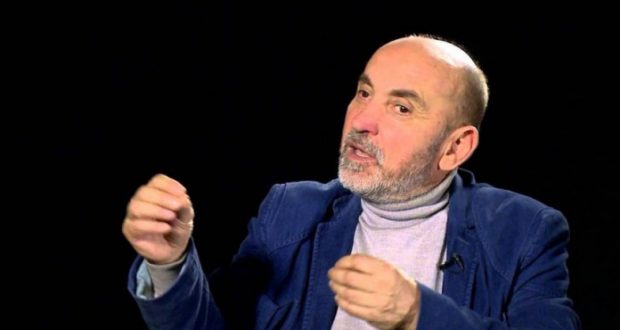 “S’merrem me prova rrugësh”! Vasjari dhe Minxhozi i bëjnë “dush” Fatos Lubonjës