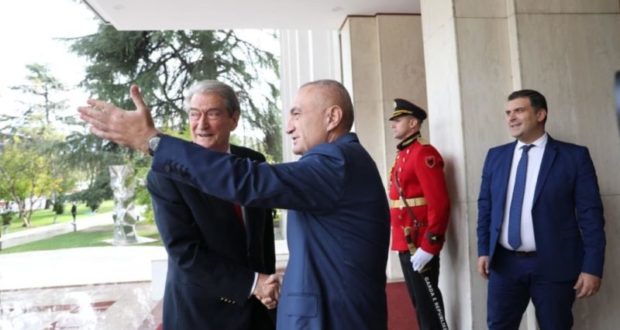 Tërbohet Ilir Meta: Akuzon ambasadën amerikane se është kthyer në rrugë për trafikun e k.okainës, diplomatët i cilëson palaço e hipokritë