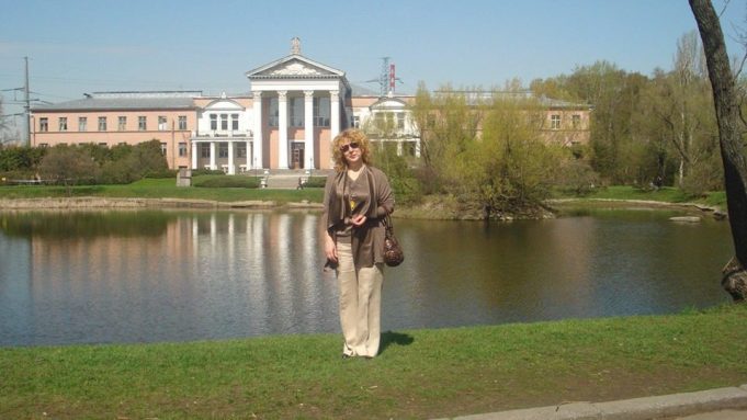 Jeta dramatike e Dianës, një ruse nga Tirana!, Nga kalvari i internimeve, tek “rrethi i shpëtimit”