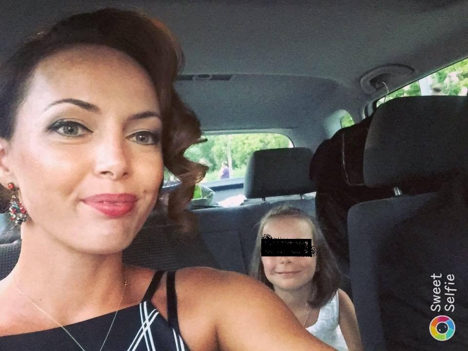 Historia t.ragjike e piktores! Vite më parë i kishte v.dekur burri, vajza 8-vjeç i v.des nën rrënoja zoti i’a kurseu vuajtjet: Pasi e nxorrën nga rënojat humb jetën në spital Historia t.ragjike e piktores! Vite më parë i kishte v.dekur burri, vajza 8-vjeç i v.des nën rrënoja zoti i’a kurseu vuajtjet: Pasi e nxorrën nga rënojat humb jetën në spital