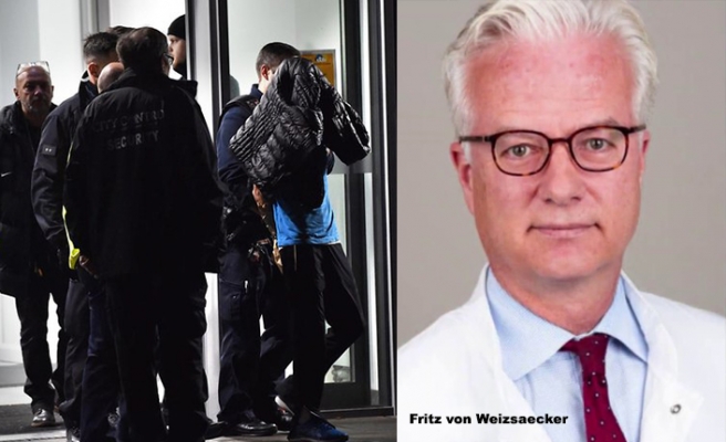 E pabesueshme dhe tragjike: Qëllohet me thikë dhe humb jetën në mes të universitetit djali i ish-presidentit gjerman E pabesueshme dhe tragjike: Qëllohet me thikë dhe humb jetën në mes të universitetit djali i ish-presidentit gjerman