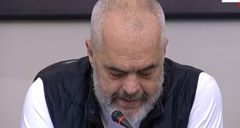 Numri i viktimave shkon në 50, kryeministri Rama përlotet teksa lexon emrat (Foto) Numri i viktimave shkon në 50, kryeministri Rama përlotet teksa lexon emrat (Foto)