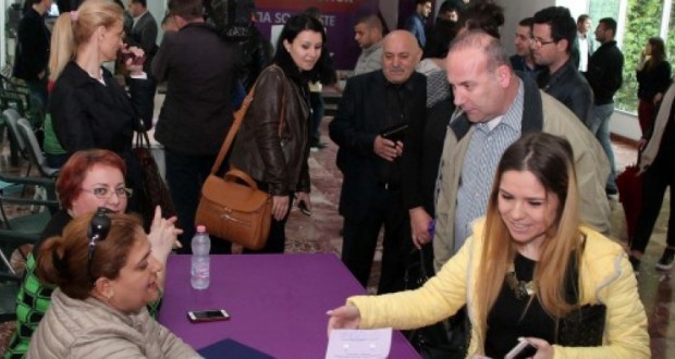 A e di Ilir Meta që e ka të vështirë, mos të pamundur të bëjë referendum?! A e di Ilir Meta që e ka të vështirë, mos të pamundur të bëjë referendum?!