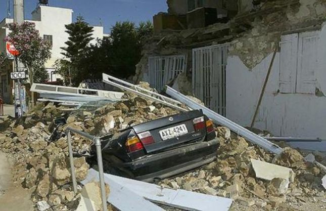 Palaçot e klikimeve mashtrojnë edhe në këtë ditë të zezë! Shikoni me kujdes: Këto tre foto që po qarkullojnë në rrjetet sociale nuk janë shkrepur sot nga tërmeti në Shqipëri