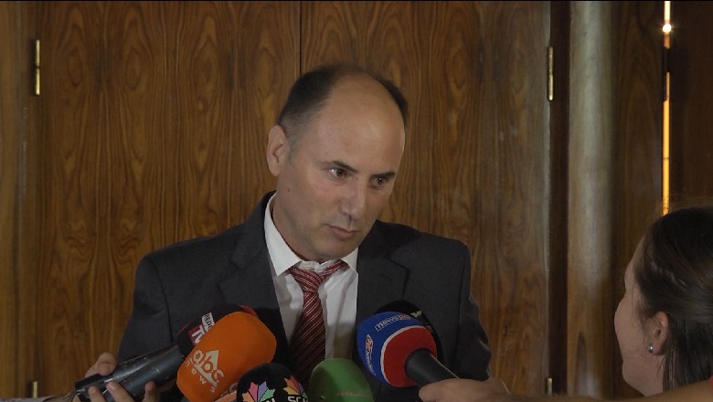 Vetingu! KPA çel hetimin gjyqësor për anëtarin e KLP: Komisioneri Publik kërkon verifikim të pronave dhe denoncimeve kundër prokurorit Vetingu! KPA çel hetimin gjyqësor për anëtarin e KLP: Komisioneri Publik kërkon verifikim të pronave dhe denoncimeve kundër prokurorit