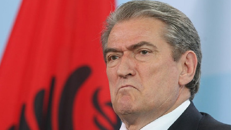 Berisha në sinkron me Metën…thirrje rinisë: Ngrihuni të frymëzuar nga Azem Hajdari, të përmbysim regjimin e Edi Ramës Berisha në sinkron me Metën…thirrje rinisë: Ngrihuni të frymëzuar nga Azem Hajdari, të përmbysim regjimin e Edi Ramës