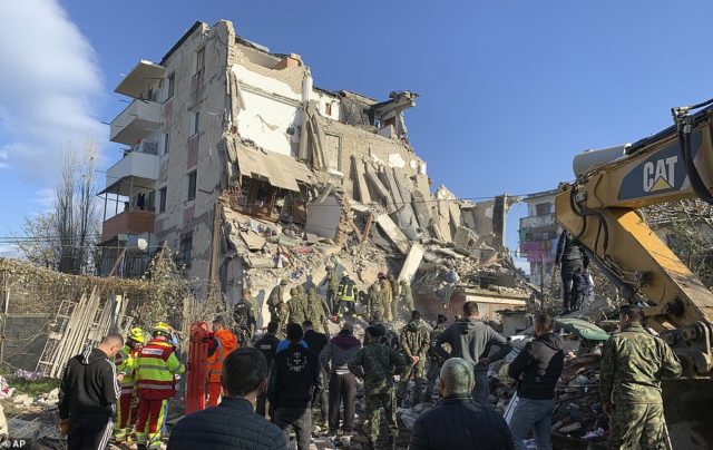 Rrëfimi tronditës! “Një familje e humba komplet”, Sadri Cakoni mes lotësh: Me laps numëroja të vdekurit, jam i mpirë!