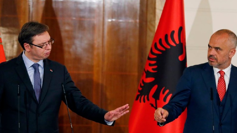 E quajti masakrën e Reçakut krim i fabrikuar/ Rama-Vuçiçit: Si mundet ta mohosh…fantazmat e së kaluarës po minojnë të ardhmen e Serbisë E quajti masakrën e Reçakut krim i fabrikuar/ Rama-Vuçiçit: Si mundet ta mohosh…fantazmat e së kaluarës po minojnë të ardhmen e Serbisë