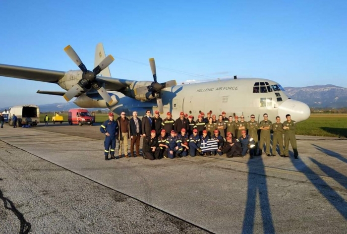 Erdhën të parët në Thumanë pas tërmetit, pjesëtarët e ekipit grek të shpëtimit flasin të shokuar: S’kishim parë kurrë ndërtime të tilla, kolonat ishin me… Erdhën të parët në Thumanë pas tërmetit, pjesëtarët e ekipit grek të shpëtimit flasin të shokuar: S’kishim parë kurrë ndërtime të tilla, kolonat ishin me…