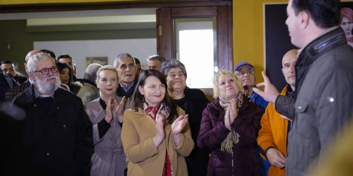 Mjaft lehët… shpëtuat! Malli i vjedhur është mëkat të jepet për sadaka zotrinjë “politiqen” Mjaft lehët… shpëtuat! Malli i vjedhur është mëkat të jepet për sadaka zotrinjë “politiqen”