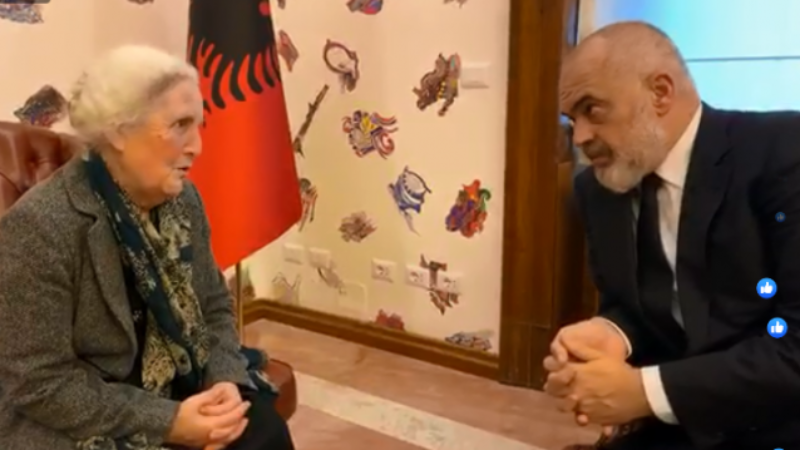 Rama pret në zyrë Luljeta Bozon, inxhinierja i tregon merakun pas tërmetit: Ja pse kam dalë në televizor! Rama pret në zyrë Luljeta Bozon, inxhinierja i tregon merakun pas tërmetit: Ja pse kam dalë në televizor!