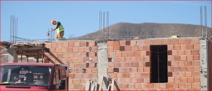 Rama: Kush ndërton shtëpinë vetë në fshat do të marrë 20 mln lekë në dorë Rama: Kush ndërton shtëpinë vetë në fshat do të marrë 20 mln lekë në dorë