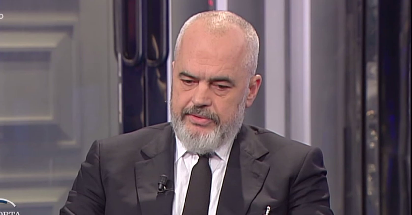 Rama në “Porta a Porta”: Kryeministri italian, tashmë një mik i shtrenjtë i Shqipërisë, i pari që na u përgjigj për ndihmë Rama në “Porta a Porta”: Kryeministri italian, tashmë një mik i shtrenjtë i Shqipërisë, i pari që na u përgjigj për ndihmë