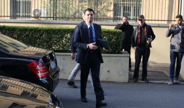Dërgohet në gjykatë dosja kundër Lulzim Bashës, kryeopozitari akuzohet për “falsifikim dokumentesh”