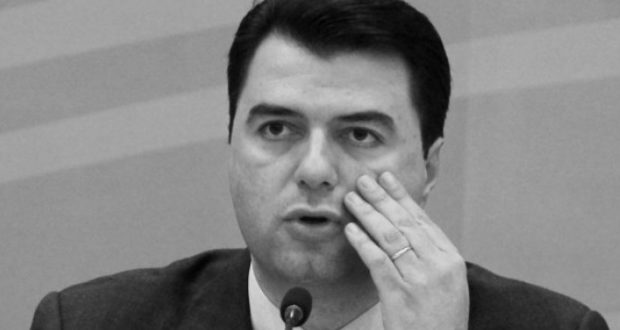 Përralla të tipit Lulzim duke e hequr lekun nga qarkullimi: Kur të bëhem kryeministër mjeku do paguhet 1200 euro Përralla të tipit Lulzim duke e hequr lekun nga qarkullimi: Kur të bëhem kryeministër mjeku do paguhet 1200 euro