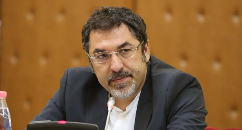 Bledi Çuçi nxjerr blof Lulzim Bashën dhe ironizon: Ju lutem spektaktorëve nëse nuk na japin një dorë të paktën të mos na rrinë nëpër këmbë”! Bledi Çuçi nxjerr blof Lulzim Bashën dhe ironizon: Ju lutem spektaktorëve nëse nuk na japin një dorë të paktën të mos na rrinë nëpër këmbë”!