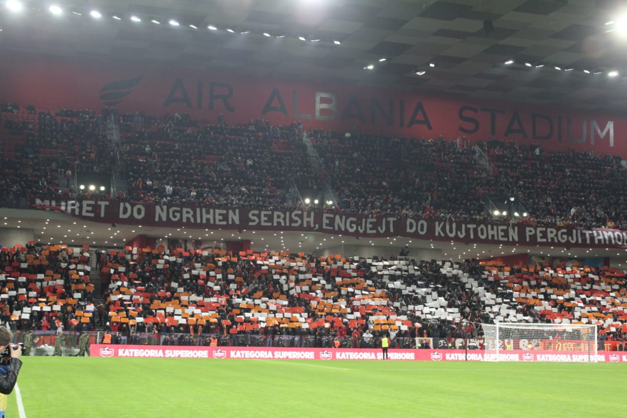 Për devotshmërin pas fatkeqësisisë kombëtare ushtarët dhe policët nderohen në “Air Albania Stadium” (Foto) Për devotshmërin pas fatkeqësisisë kombëtare ushtarët dhe policët nderohen në “Air Albania Stadium” (Foto)