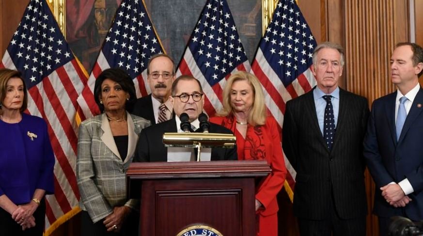 “Ai rrezikon demokracinë dhe sigurinë tonë kombëtare”! Demokratët njoftojnë akuzat për Donald Trump “Ai rrezikon demokracinë dhe sigurinë tonë kombëtare”! Demokratët njoftojnë akuzat për Donald Trump