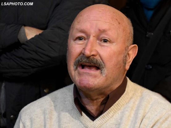 Pas “Shqiptarja.com” dhe “Shekullit” falimenton edhe gazeta “Mapo”! Flet karikaturisti Kapexhiu: Lajm i trishtueshëm, lus zotin të hapet prapë Pas “Shqiptarja.com” dhe “Shekullit” falimenton edhe gazeta “Mapo”! Flet karikaturisti Kapexhiu: Lajm i trishtueshëm, lus zotin të hapet prapë