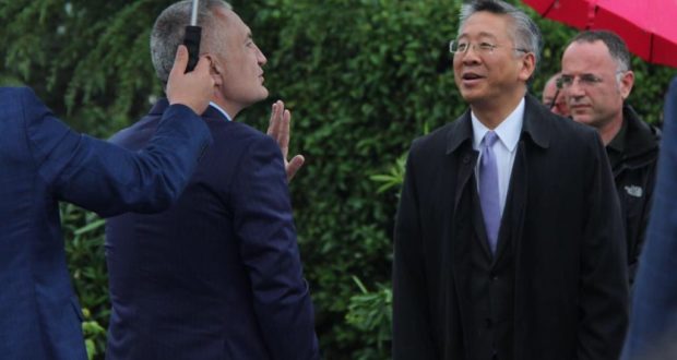 Raporti në Kongres amerikan një shuplakë e fortë për Metën: Vlerëson punën e ambasadës në Tiranë në mbrojtje të Reformës në drejtësi Raporti në Kongres amerikan një shuplakë e fortë për Metën: Vlerëson punën e ambasadës në Tiranë në mbrojtje të Reformës në drejtësi