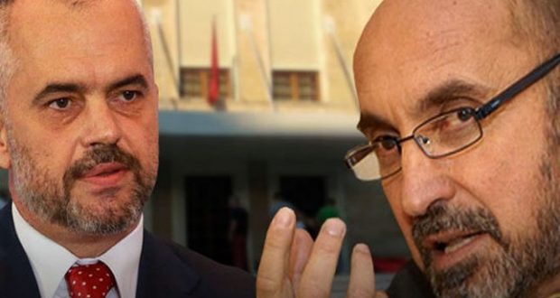 Tos i Lubonjës ndalon informimin dhe e quan si “xhaxhi”… propagandë! “Këshillon” Luljeta Bozon: Rama është shejtan, mos u bëjë fasadë për “show” Tos i Lubonjës ndalon informimin dhe e quan si “xhaxhi”… propagandë! “Këshillon” Luljeta Bozon: Rama është shejtan, mos u bëjë fasadë për “show”