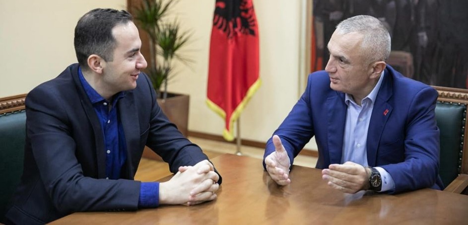 Foto me Salianjin, një sforcim për të ruajtur “hijen e frikës” mbi drejtësinë Foto me Salianjin, një sforcim për të ruajtur “hijen e frikës” mbi drejtësinë