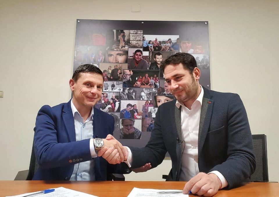 INVESTIGIMI/ Babai, vëllai, gruaja, nipi, baxhanaku, djali i tezes: Dritë-hijet e Fondacionet të Elvis Naçit INVESTIGIMI/ Babai, vëllai, gruaja, nipi, baxhanaku, djali i tezes: Dritë-hijet e Fondacionet të Elvis Naçit