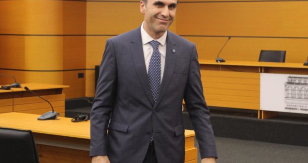 Gati të gjitha dosjet për SPAK-un: Zbulohet udhëzimi i parë i kryeprokurorit Çela Gati të gjitha dosjet për SPAK-un: Zbulohet udhëzimi i parë i kryeprokurorit Çela