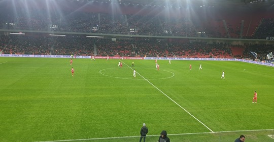 Mesazh prekës i tifozave kryeqytetas për Kosovën: ”Tërbimi i Tokës, gjakun na zgjoi, kufijtë janë në letër, zemrat s’kanë kufi”! (Fotot) Mesazh prekës i tifozave kryeqytetas për Kosovën: ”Tërbimi i Tokës, gjakun na zgjoi, kufijtë janë në letër, zemrat s’kanë kufi”! (Fotot)