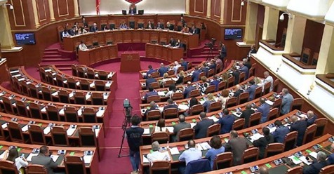 Propozimi në Kuvend: 7 janari festë zyrtare e Krishtlindjeve në Shqipëri! Propozimi në Kuvend: 7 janari festë zyrtare e Krishtlindjeve në Shqipëri!