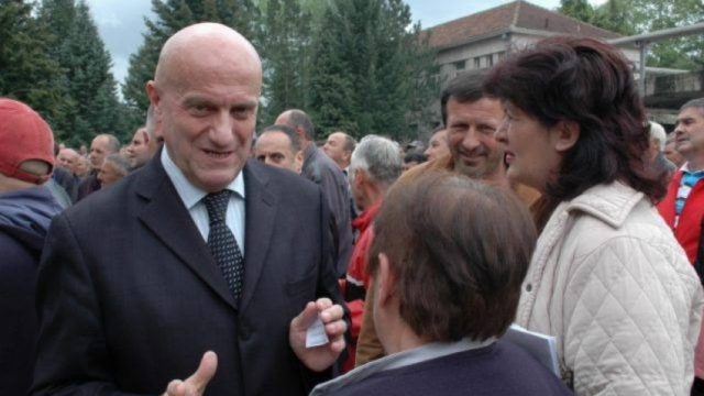 Biznesmeni i njohur qëllohet me snajper në mes të Beogradit Biznesmeni i njohur qëllohet me snajper në mes të Beogradit