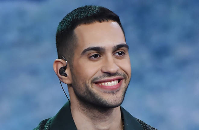 Mahmood elektrizon skenën e Festivalit, Pallati i Kongreseve këndon ‘Soldi’